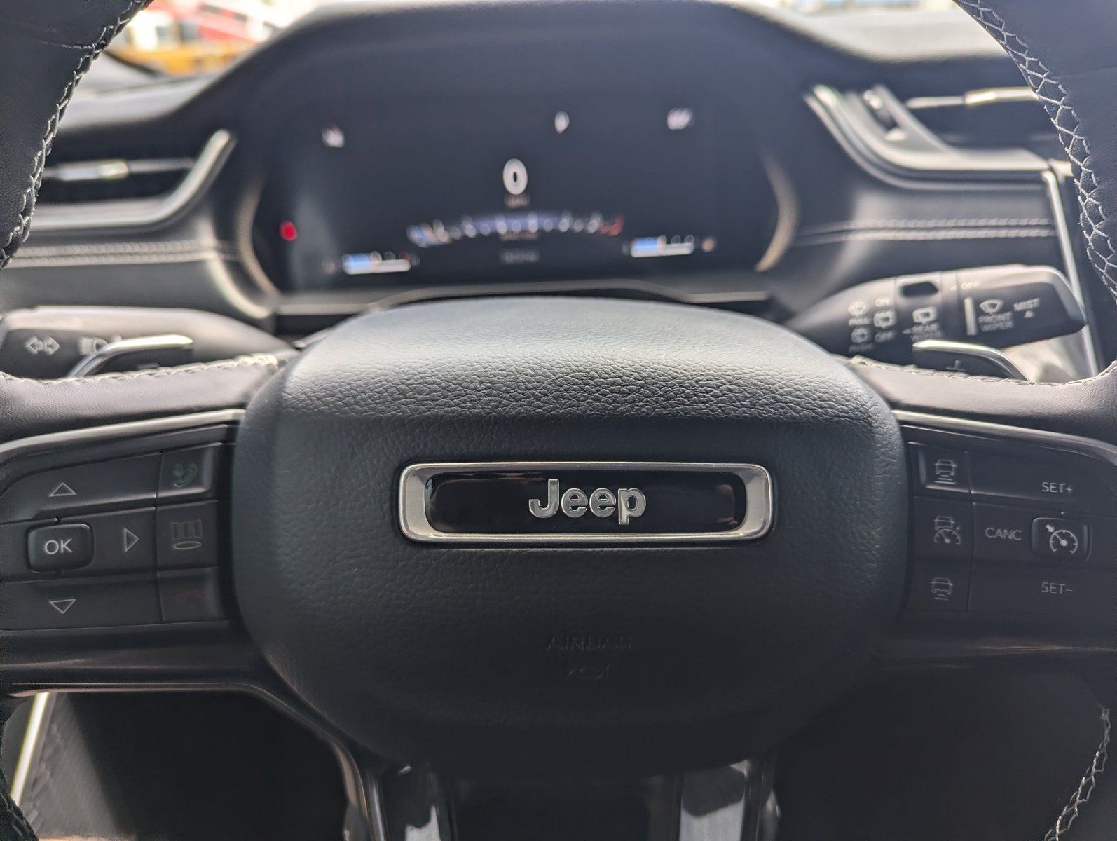 Used 2022 Jeep Grand Cherokee Altitude RWD image 10