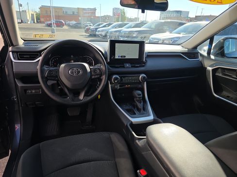 Used 2025 Toyota RAV4 LE FWD image 18