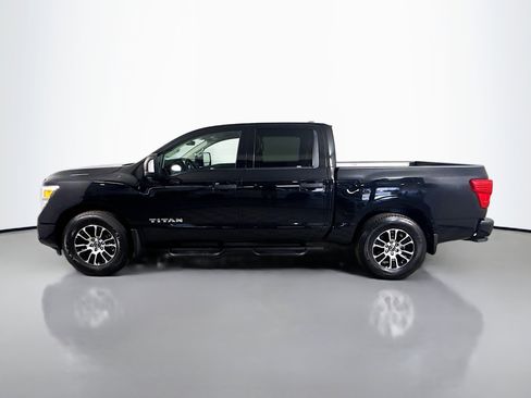 Used 2024 Nissan Titan SV w/ SV Convenience Package RWD image 6