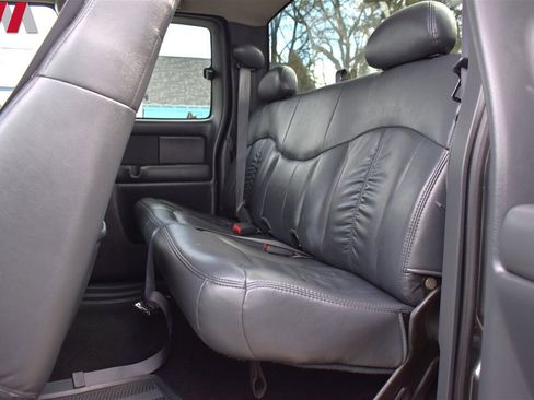 Used 2002 Chevrolet Silverado 2500 LS w/ Electrical Convenience Pkg AWD/4WD image 18