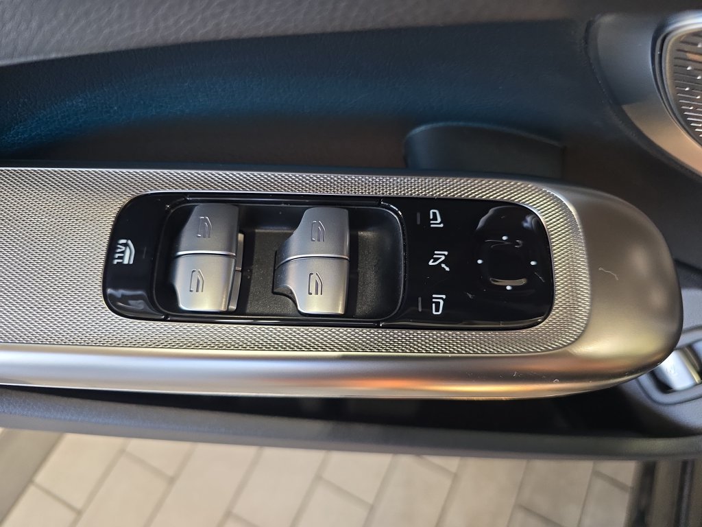 Certified 2026 Mercedes-Benz CLE 300 4MATIC Cabriolet image 31