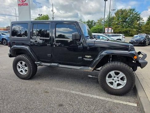 Used 2014 Jeep Wrangler Unlimited Sahara AWD/4WD image 10