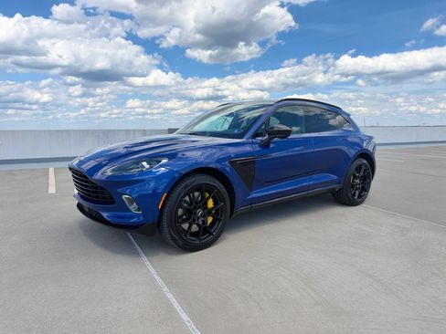 Used 2021 Aston Martin DBX AWD/4WD image 2