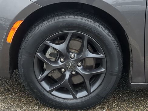 Certified 2019 Chrysler Pacifica Limited w/ S Appearance Package image 21