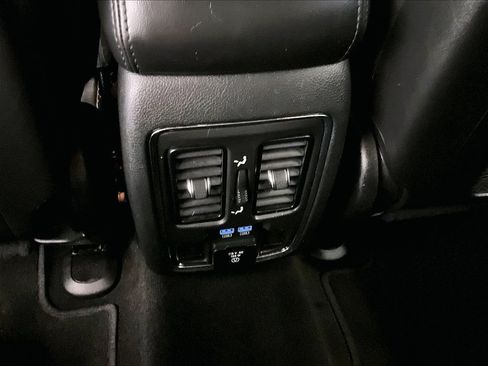 Used 2022 Jeep Grand Cherokee Limited AWD/4WD image 27