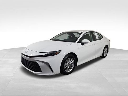 Used 2025 Toyota Camry LE FWD image 2