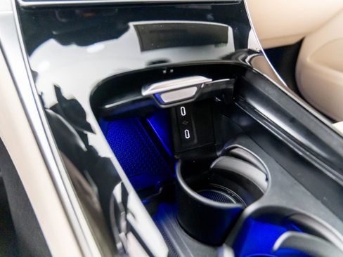 New 2025 Mercedes-Benz GLC 350e 4MATIC image 26