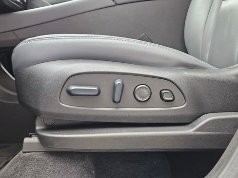 Used 2024 Buick Enclave Premium image 20