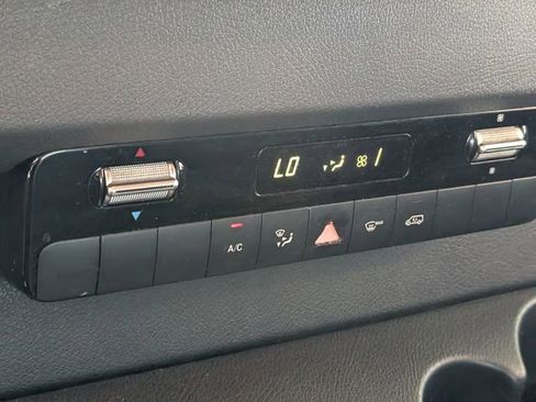 Used 2019 Mercedes-Benz Sprinter 144 image 20