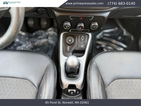 Used 2018 Jeep Compass Latitude AWD/4WD image 14