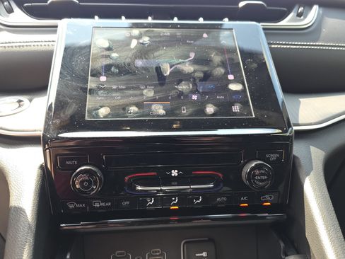 Used 2025 Jeep Grand Cherokee L Laredo w/ Trailer Tow Package AWD/4WD image 21