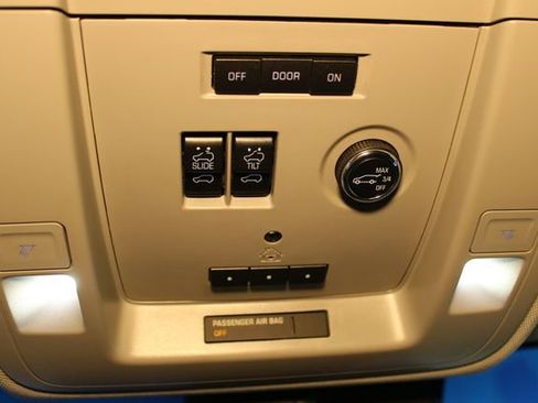 Used 2016 GMC Yukon Denali w/ Open Road Package image 31