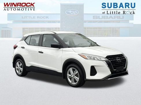 Used 2022 Nissan Kicks S image 1