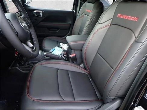 New 2025 Jeep Wrangler Unlimited Rubicon image 10