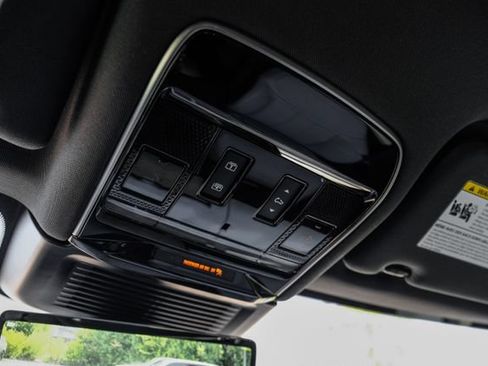 New 2026 Land Rover Range Rover Sport Dynamic SE AWD/4WD image 31