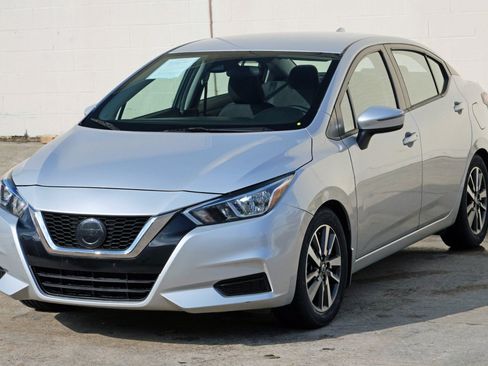 Used 2021 Nissan Versa SV FWD image 40
