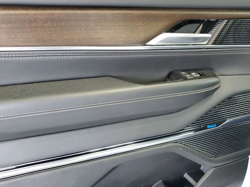 Used 2023 Jeep Grand Wagoneer L 4WD image 13