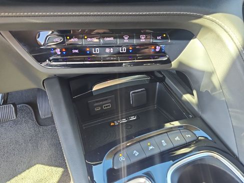 Certified 2023 Buick Envision Avenir AWD/4WD image 18
