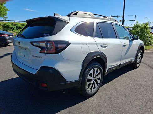 Certified 2024 Subaru Outback Premium AWD/4WD image 7