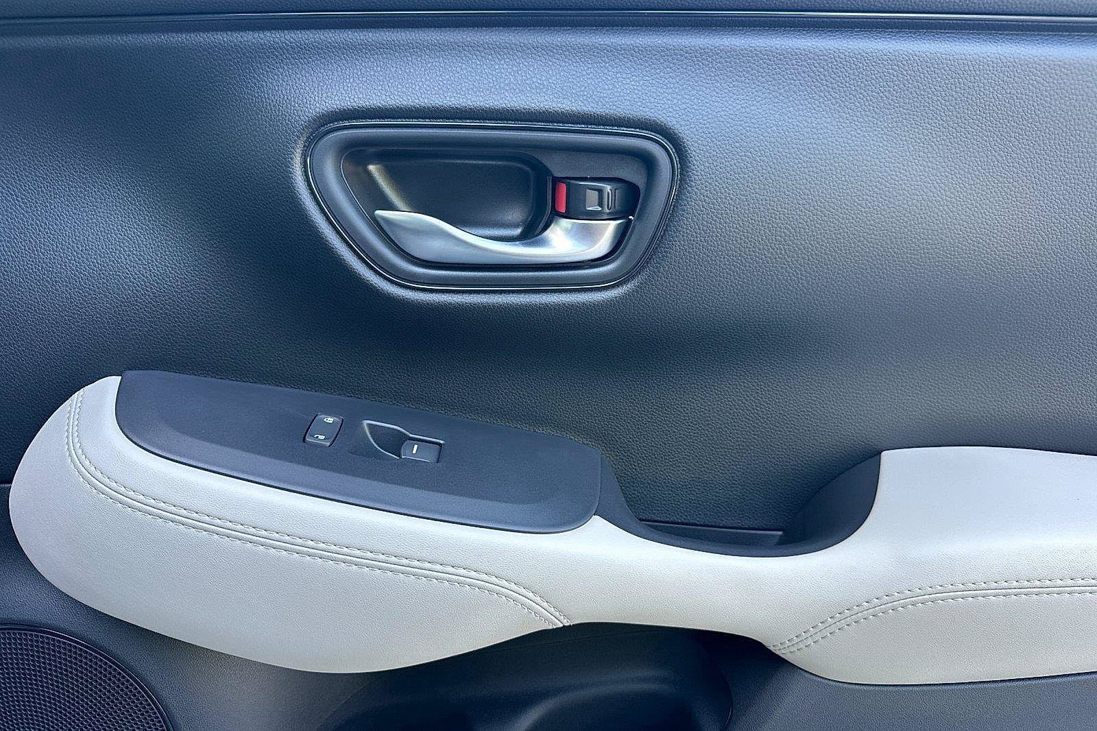 New 2027 Honda HR-V LX image 16