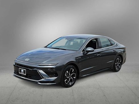 Certified 2025 Hyundai Sonata SEL FWD image 4