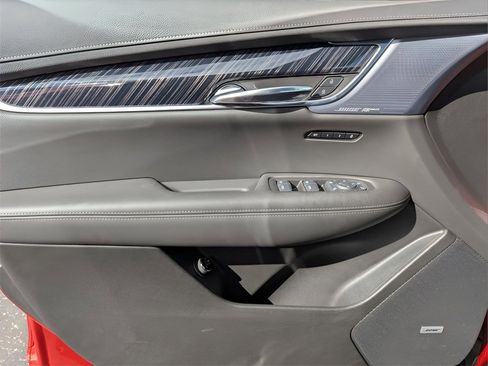 Certified 2025 Cadillac XT6 Premium Luxury w/ Technology Package image 15