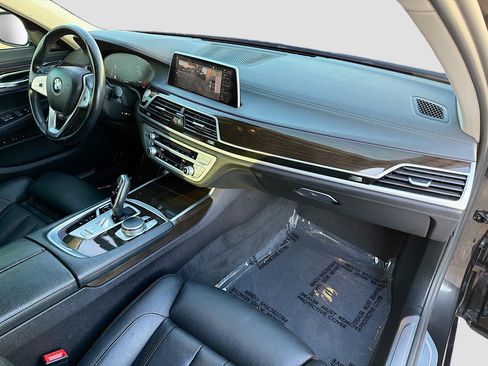 Used 2020 BMW 740i w/ Cold Weather Package RWD image 14