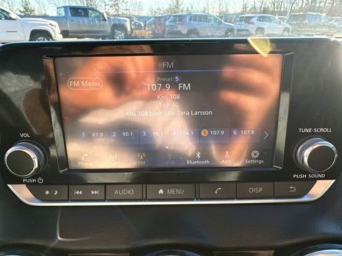 Used 2025 Nissan Sentra S image 29