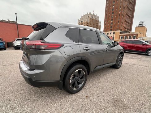 Certified 2025 Nissan Rogue SV w/ SV Premium Package FWD image 7
