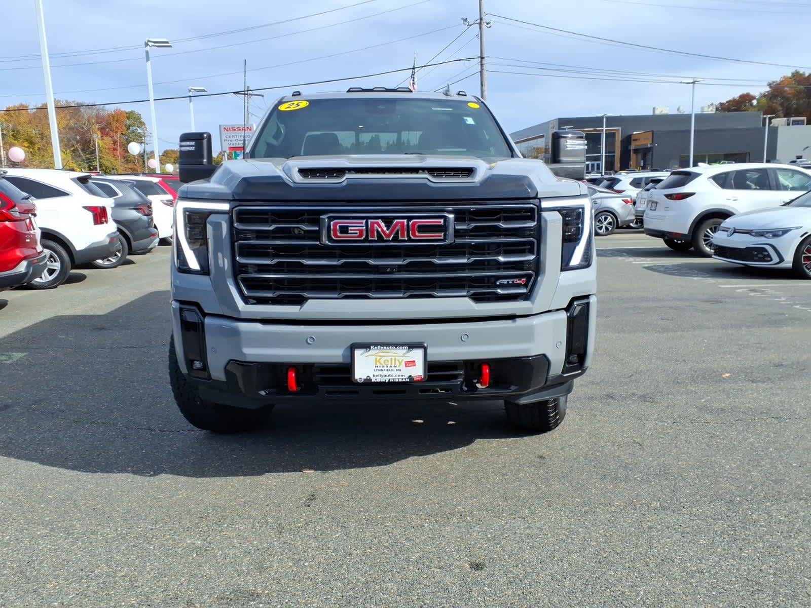 Used 2025 GMC Sierra 2500 AT4 w/ AT4 Premium Plus Package AWD/4WD image 2