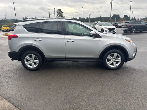 Used 2013 Toyota RAV4 XLE image 5