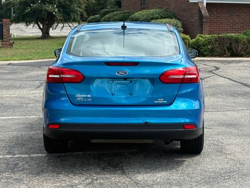 Used 2015 Ford Focus SE w/ SE Cold Weather Package FWD image 5
