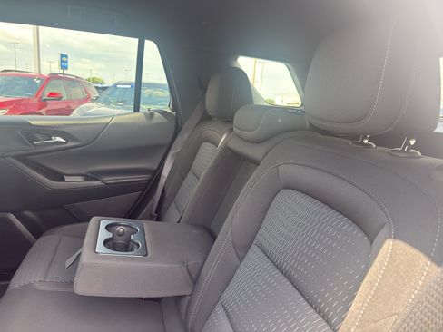 Used 2025 Chevrolet Equinox LT FWD image 32