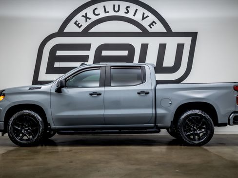 Used 2024 Chevrolet Silverado 1500 Custom w/ Turbomax Blackout Package AWD/4WD image 5