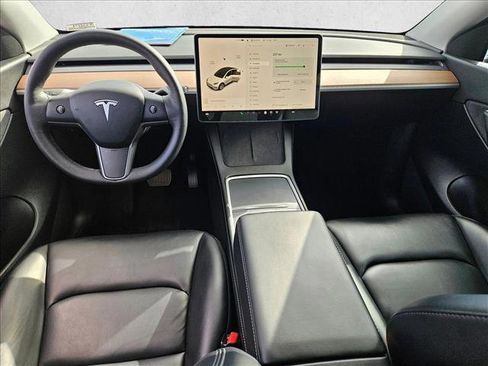 Used 2021 Tesla Model Y Long Range image 16