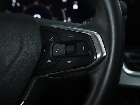 Used 2025 Chevrolet Trax LT w/ Driver Confidence Package FWD image 23