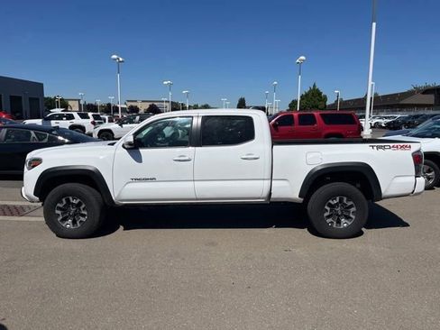 Used 2023 Toyota Tacoma TRD Off-Road w/ Advanced Technology Package AWD/4WD image 8
