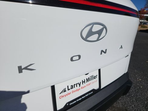 Used 2025 Hyundai Kona SE image 24