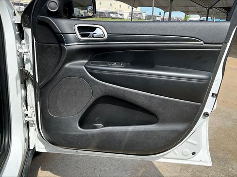 Used 2020 Jeep Grand Cherokee Limited w/ Luxury Group II image 26