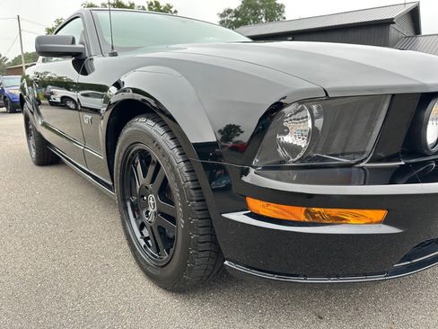 Used 2006 Ford Mustang GT image 12