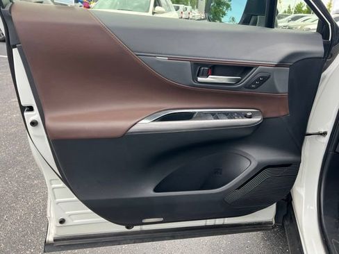 Used 2021 Toyota Venza Limited w/ Advanced Technology Package AWD/4WD image 27