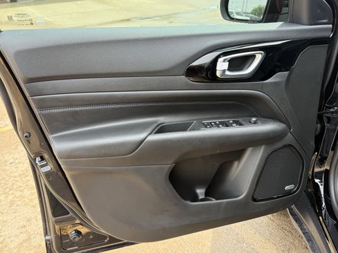 New 2025 Jeep Compass Latitude w/ Sun & Sound Group image 12