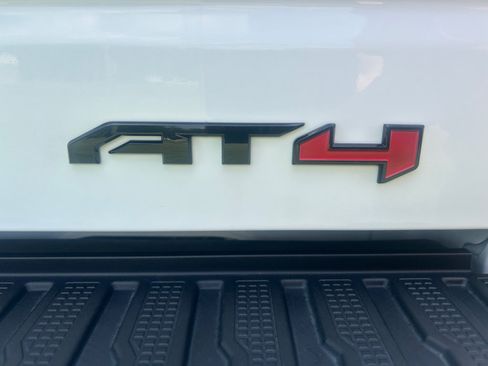 Used 2024 GMC Sierra 1500 AT4 w/ AT4 Premium Package AWD/4WD image 6