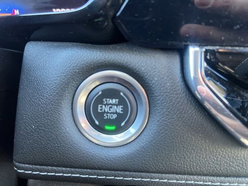 Used 2024 Chevrolet Colorado LT image 25