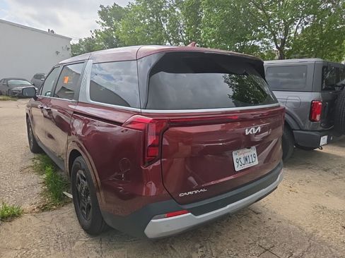 Used 2025 Kia Carnival image 7