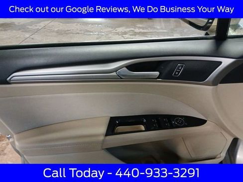 Used 2015 Ford Fusion SE image 16