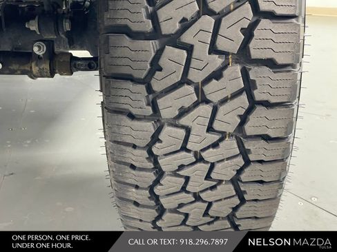 Used 2025 Jeep Gladiator Rubicon AWD/4WD image 10