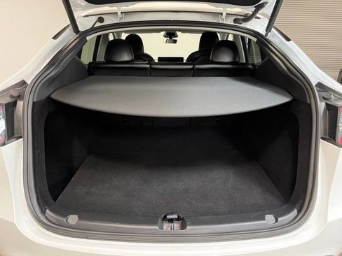 Used 2024 Tesla Model Y Long Range AWD/4WD image 14
