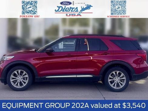 Certified 2023 Ford Explorer XLT w/ Equipment Group 202A AWD/4WD image 1