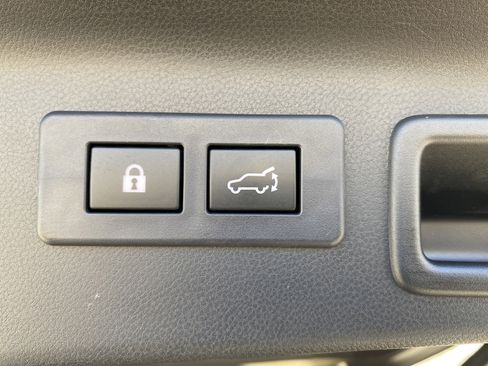 Used 2025 Subaru Forester Touring image 39